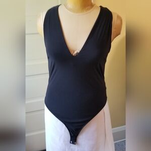 Fasion Nova NWT  Black Low Back Knit Bodysuit with Low V-neck Front Size 1X